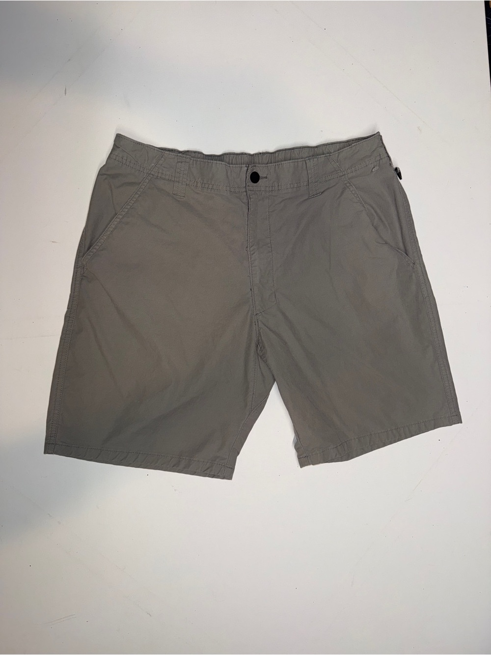 Source Unknown Men's Flat Front Shorts in Light Gray